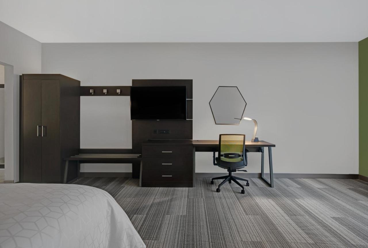 Holiday Inn Express - Milwaukee Downtown By Ihg Exterior photo