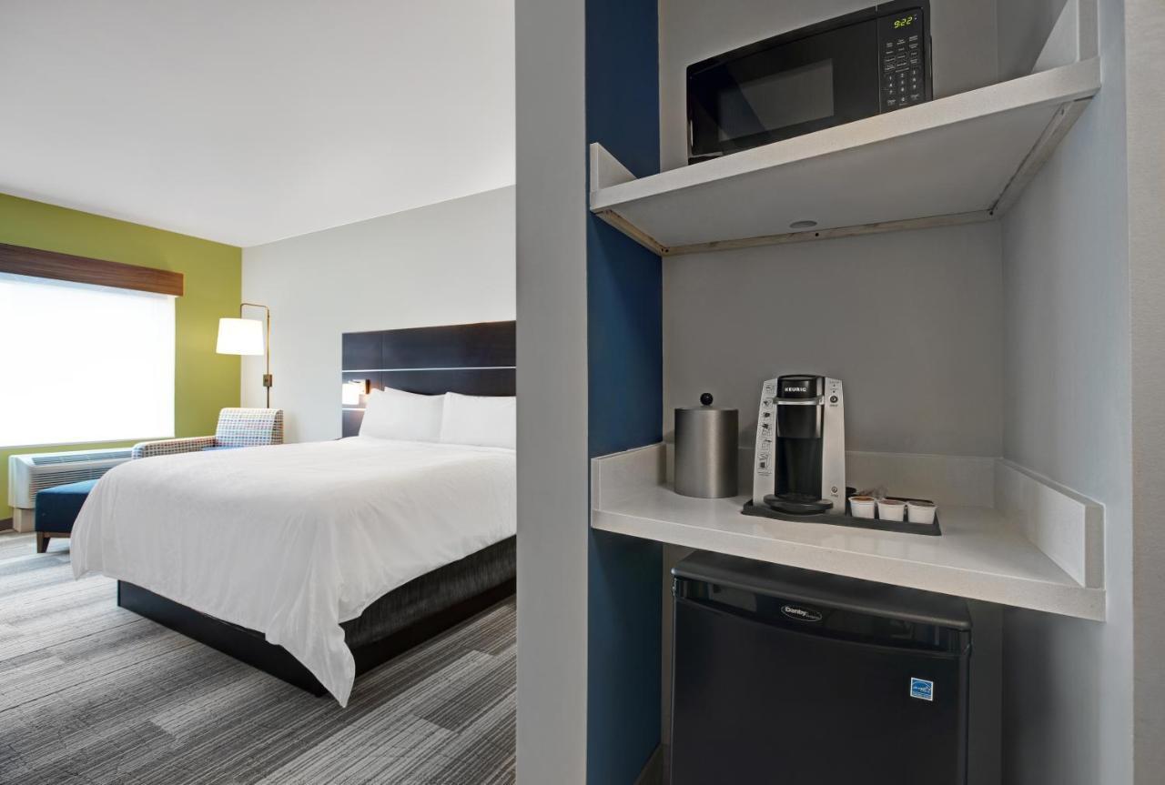 Holiday Inn Express - Milwaukee Downtown By Ihg Exterior photo